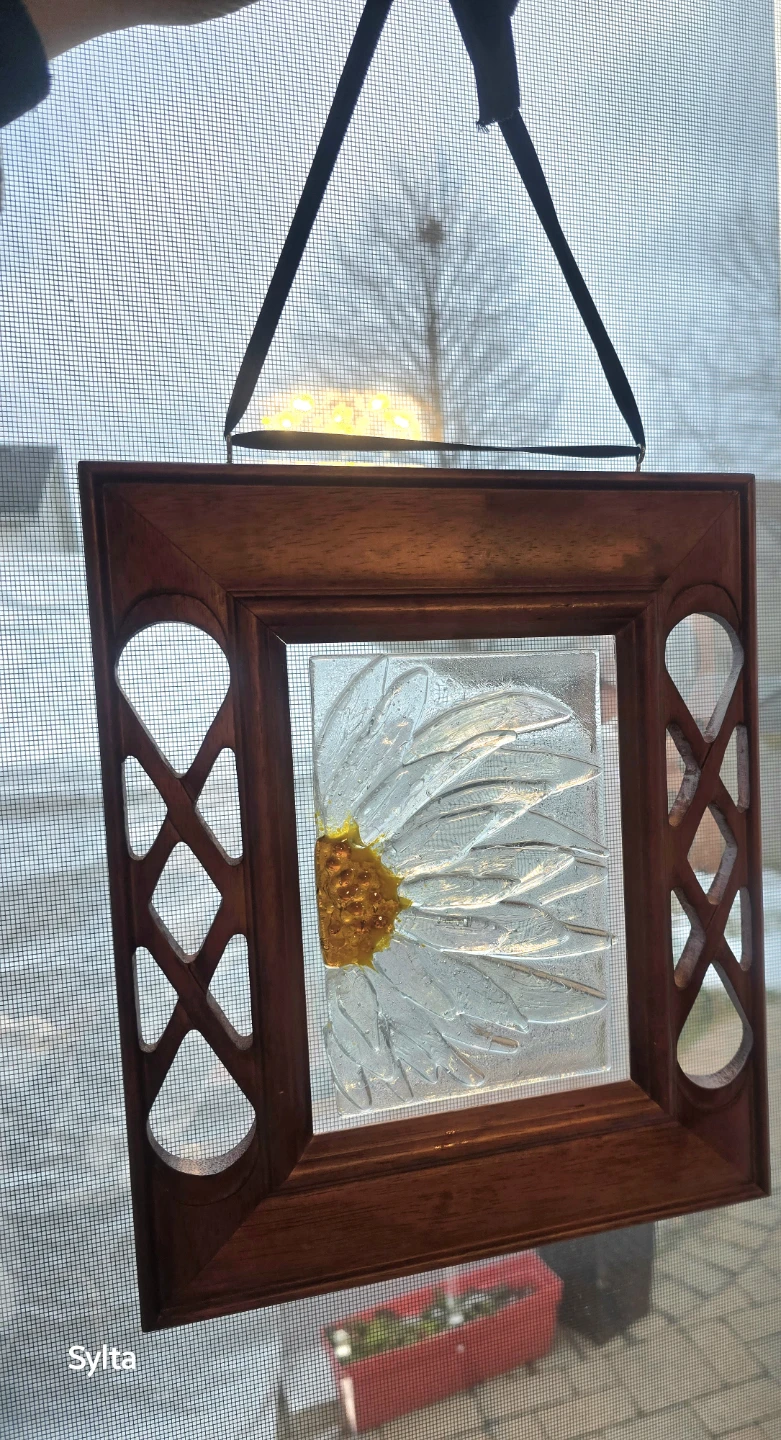 Iridescent Flower Fused Glass - photo 3