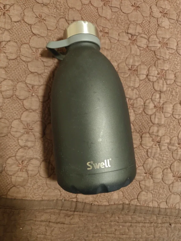 S'well Roamer 64oz Water Bottle - Onyx #Cleanout image indicator(3)
