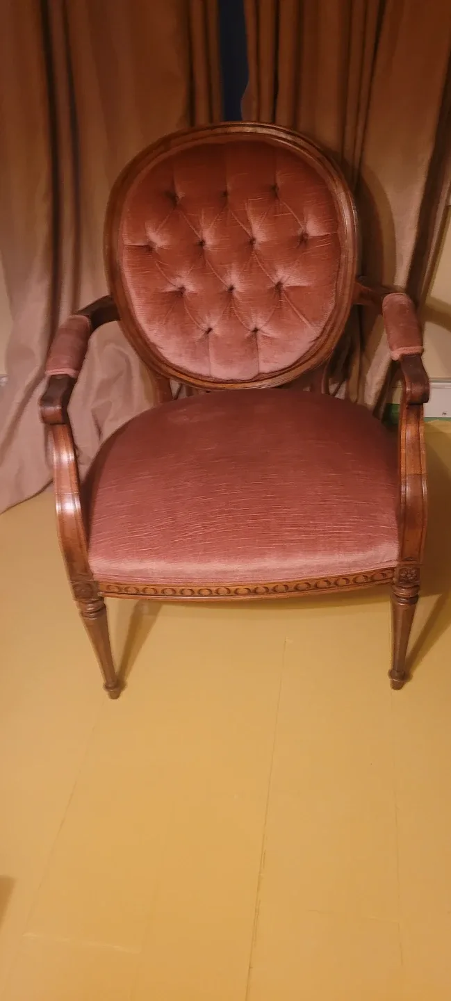 Vintage Armchair - Pink Tufted Velvet