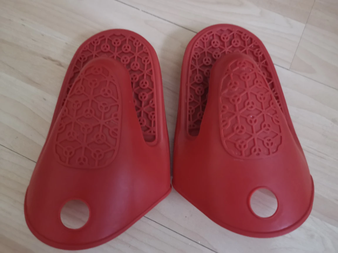 Red Silicone Oven Mitts - Set of 2