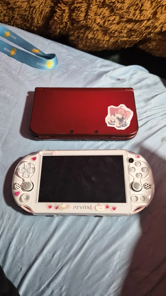 PS VITA SLIM AND NEW 3DS XL - photo 2