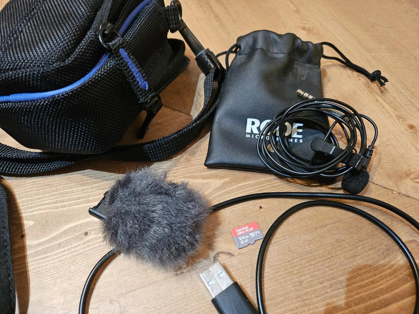 Sony ZV-1 Digital Camera with Starter Accessories - photo 3