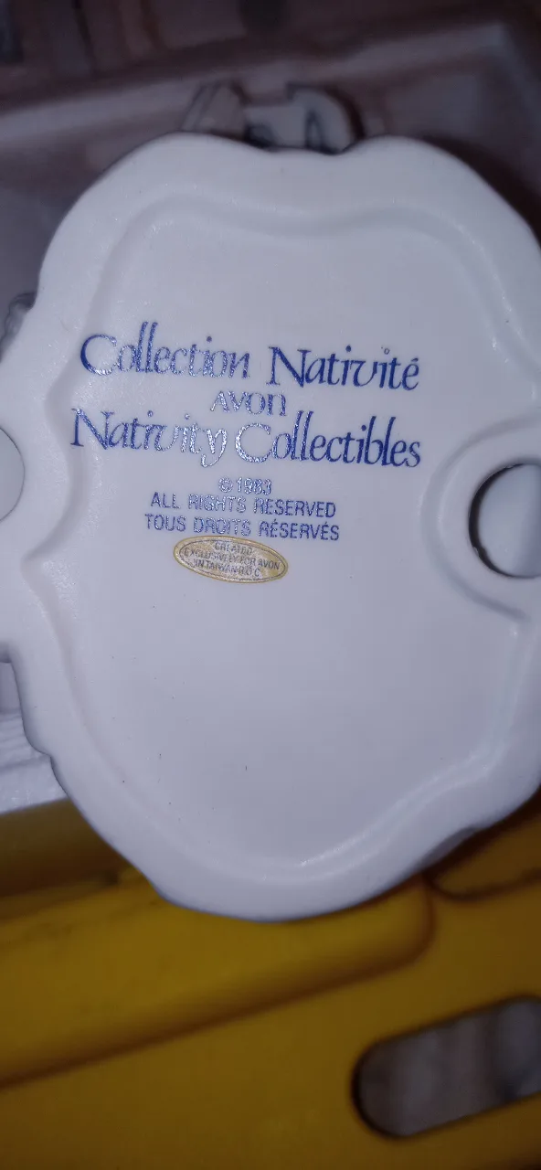Vintage Avon Nativity Set of 6 image indicator(8)