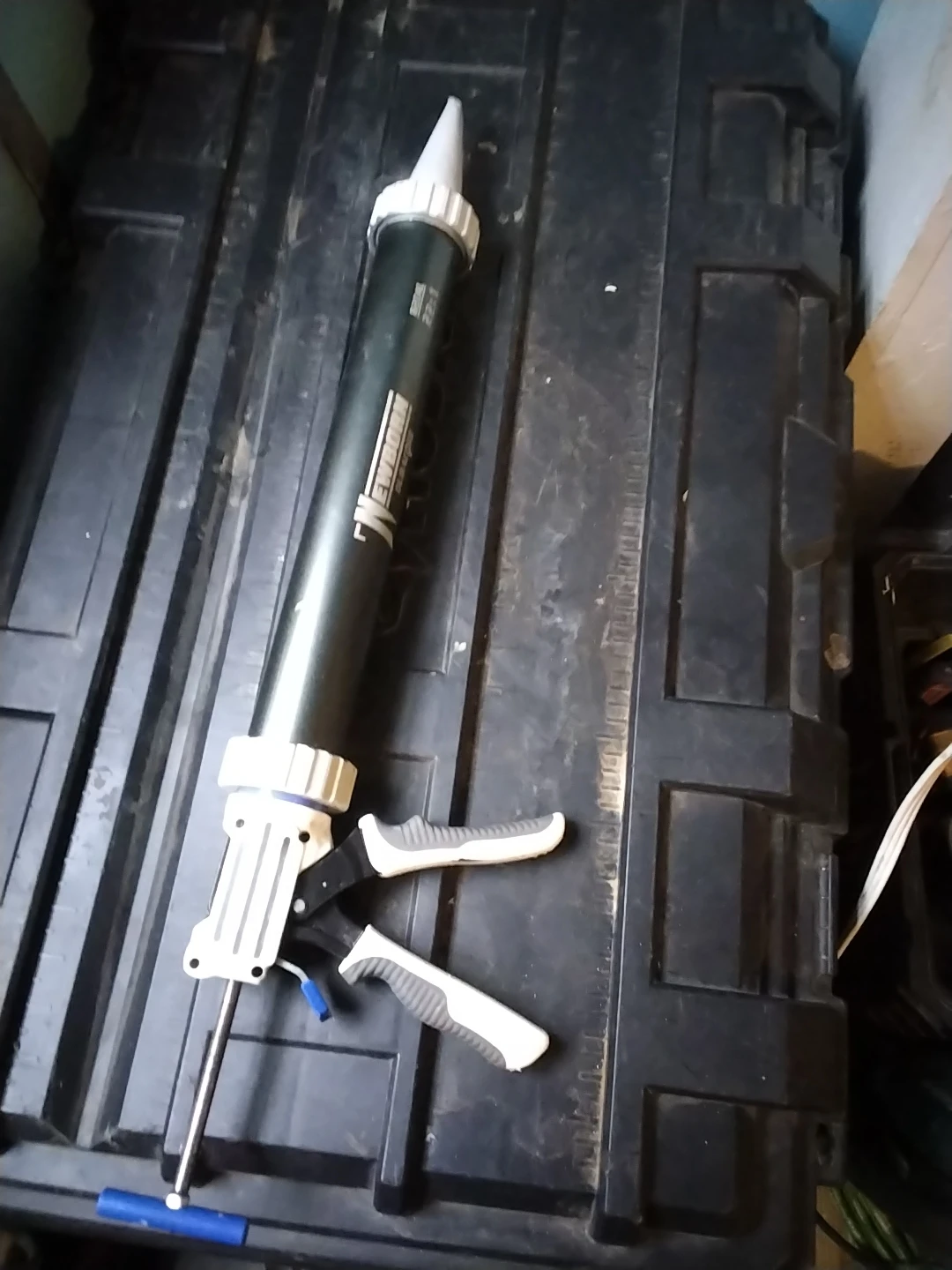 Mevoburn Caulking Gun