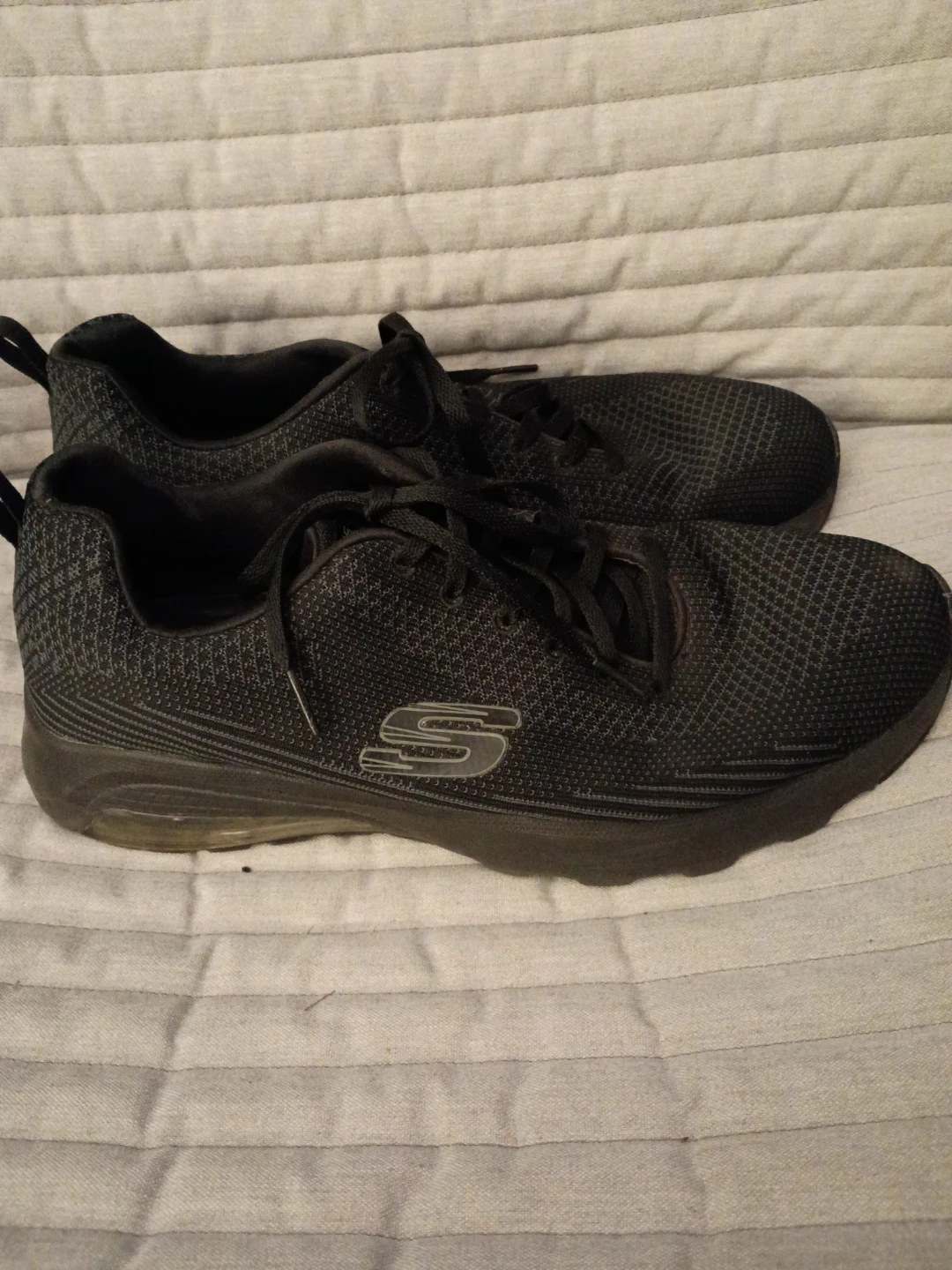 Skechers Mens Size 11 Black Sneakers