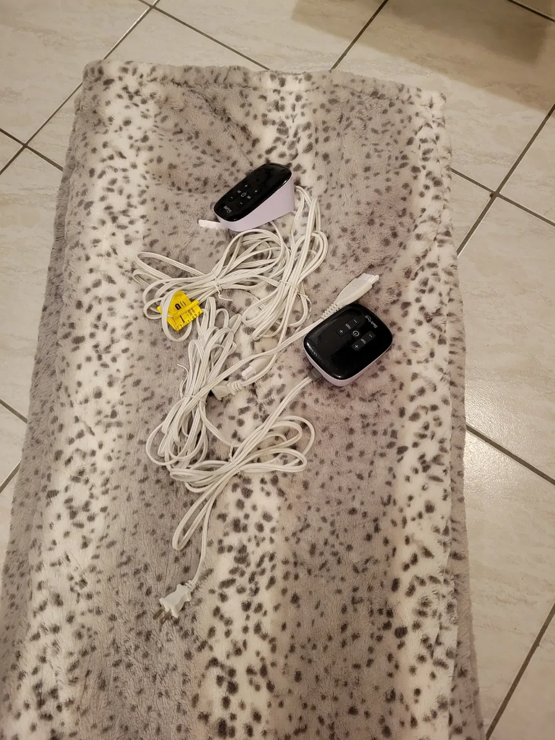 Queen/King Electric Blanket bear hug like new image indicator(8)