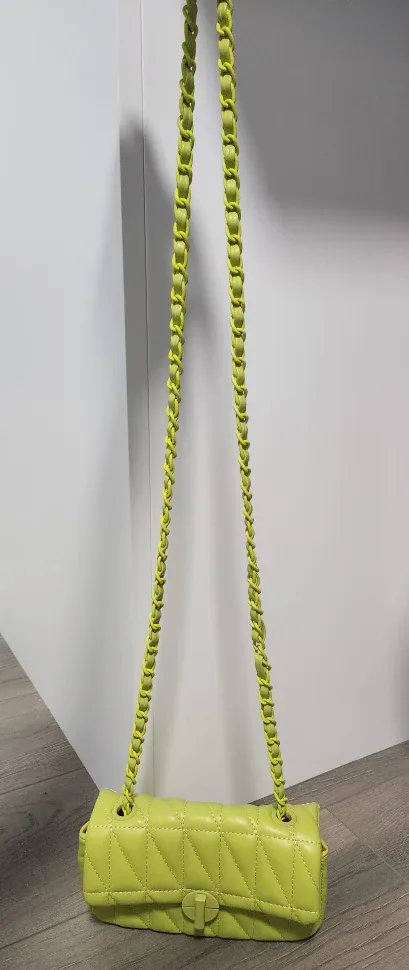 Assorted Fashion Handbags image indicator(2)