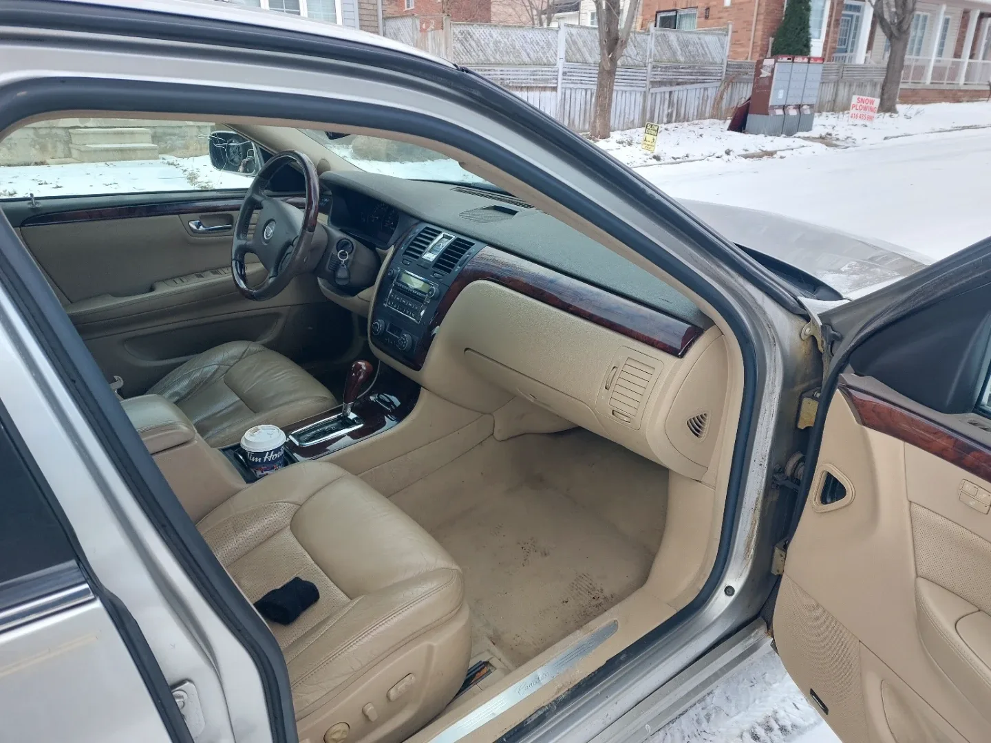 Cadillac DTS Sedan - Silver image indicator(5)