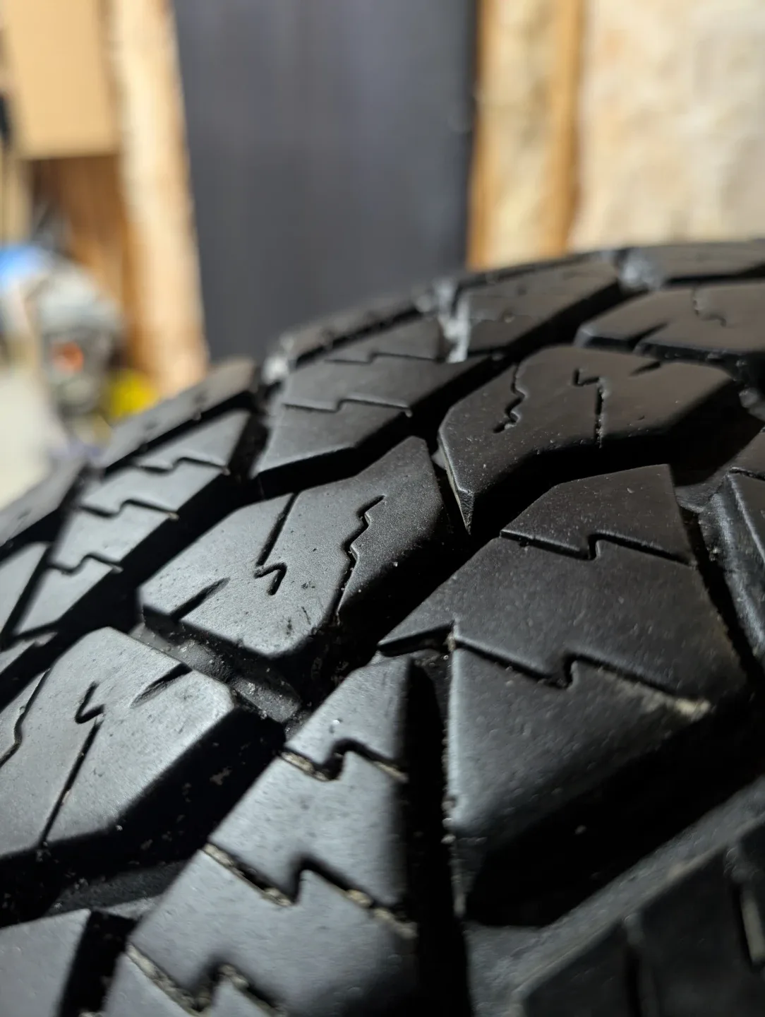 (4)-31x10.50R15LT Triangle Agilex At Tires M+S image indicator(4)