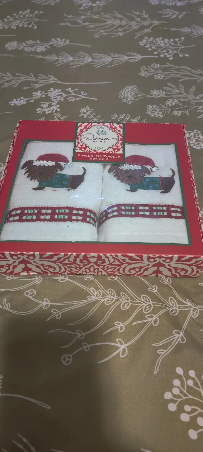 Dena Home Finger Tip Towels - Set of 2