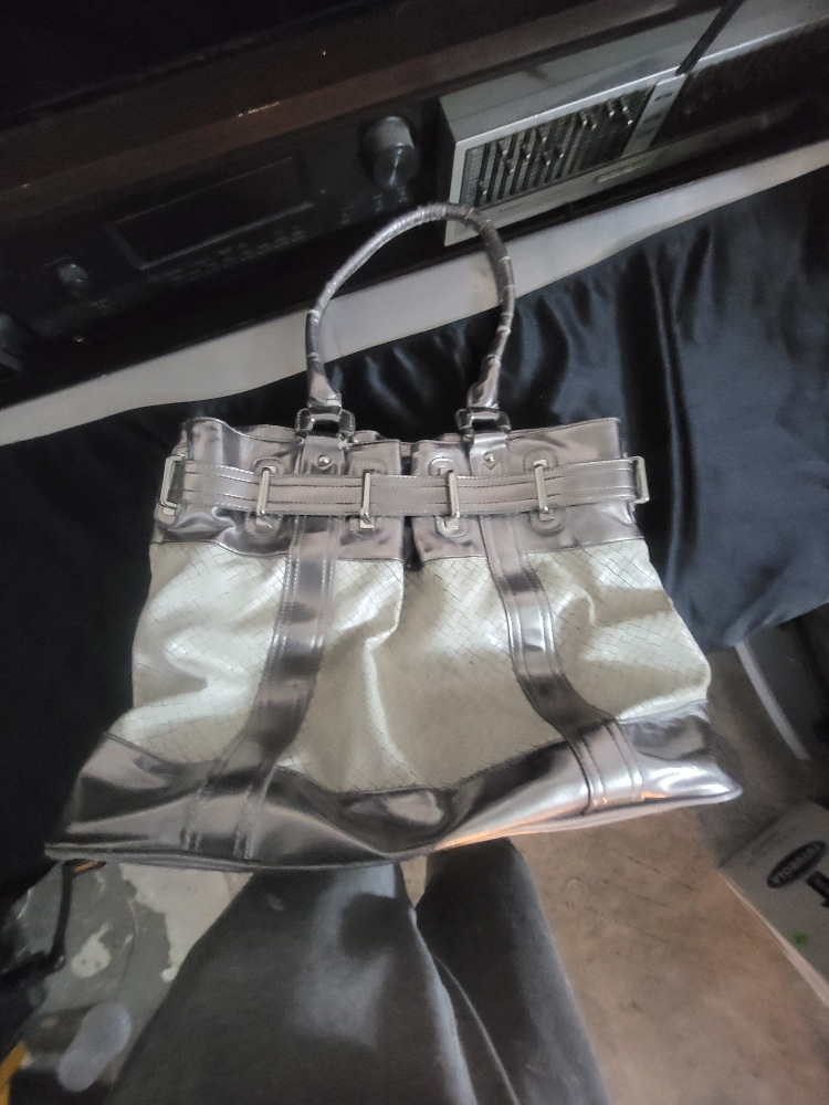 Guess White & Silver Tote Bag - photo 2