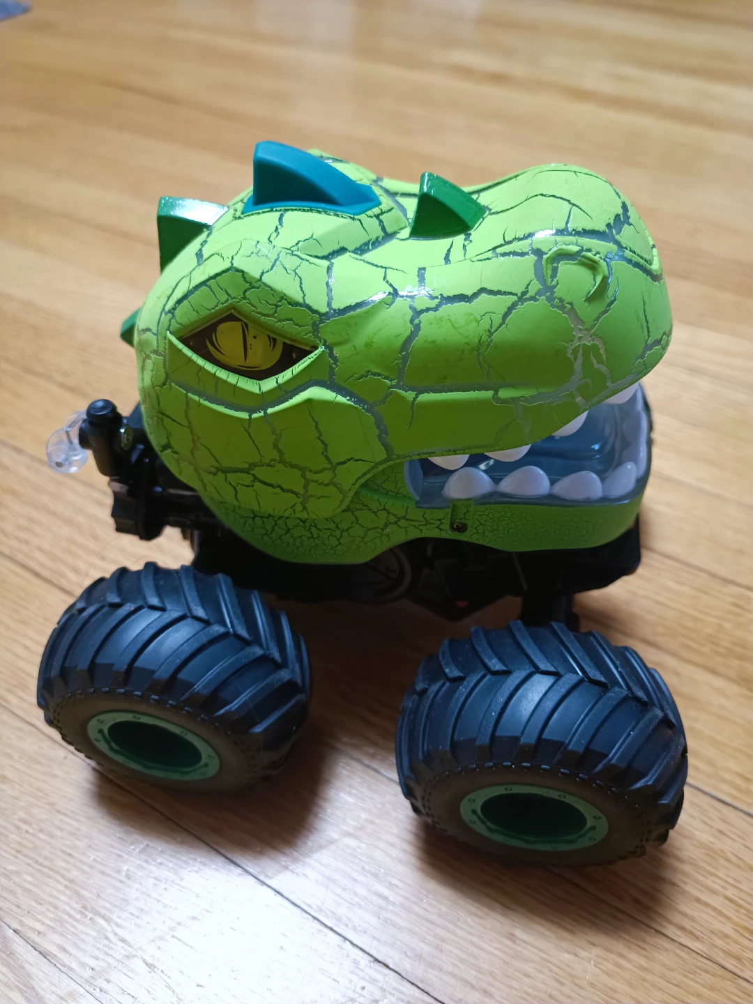 Dinosaur Stunt Car R/C 2.4GHz - photo 2