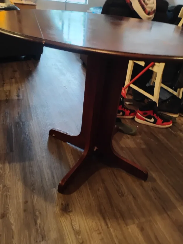 Round Wooden Dining Table image indicator(2)