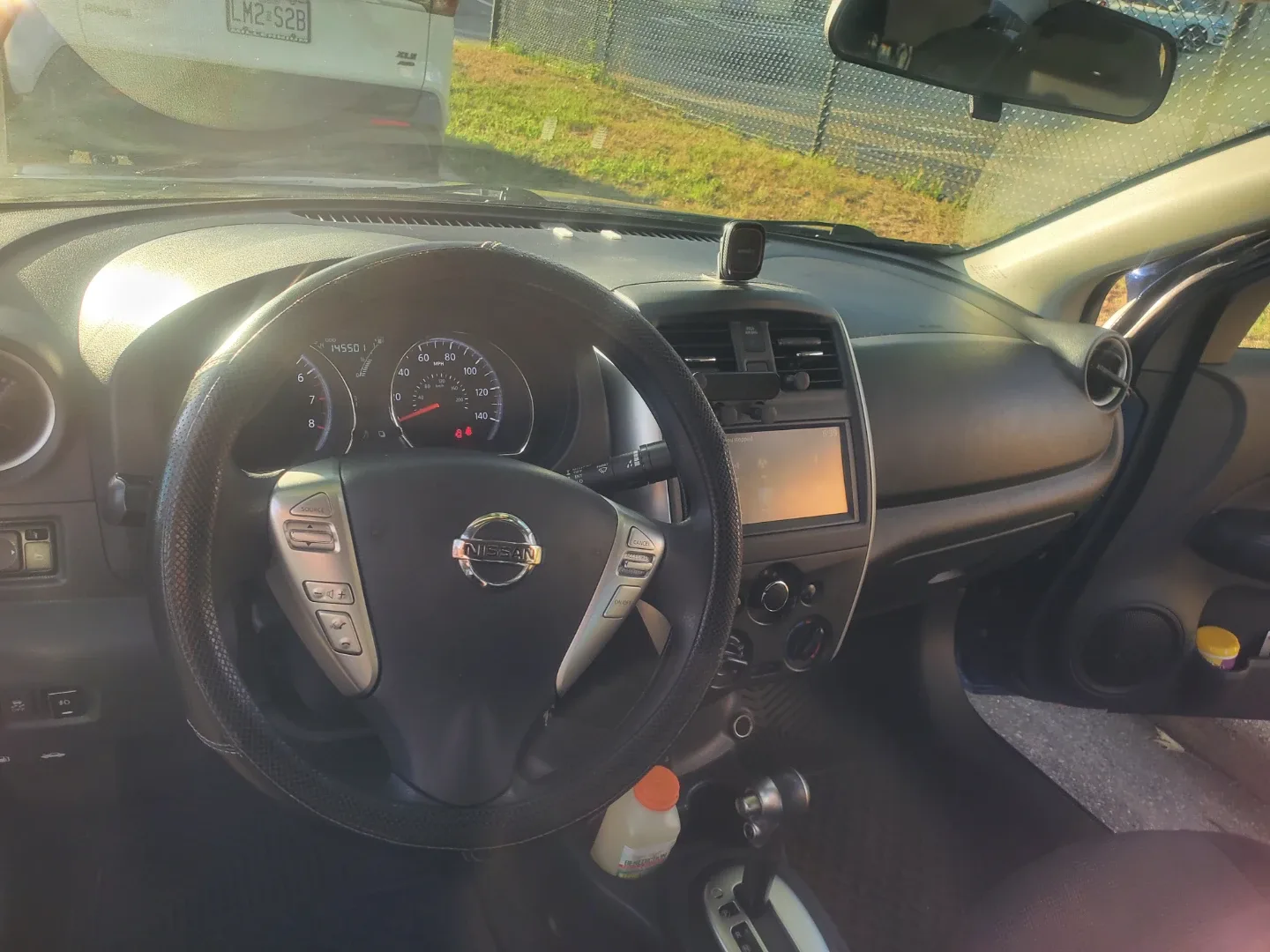 Blue Nissan Versa Sedan image indicator(6)