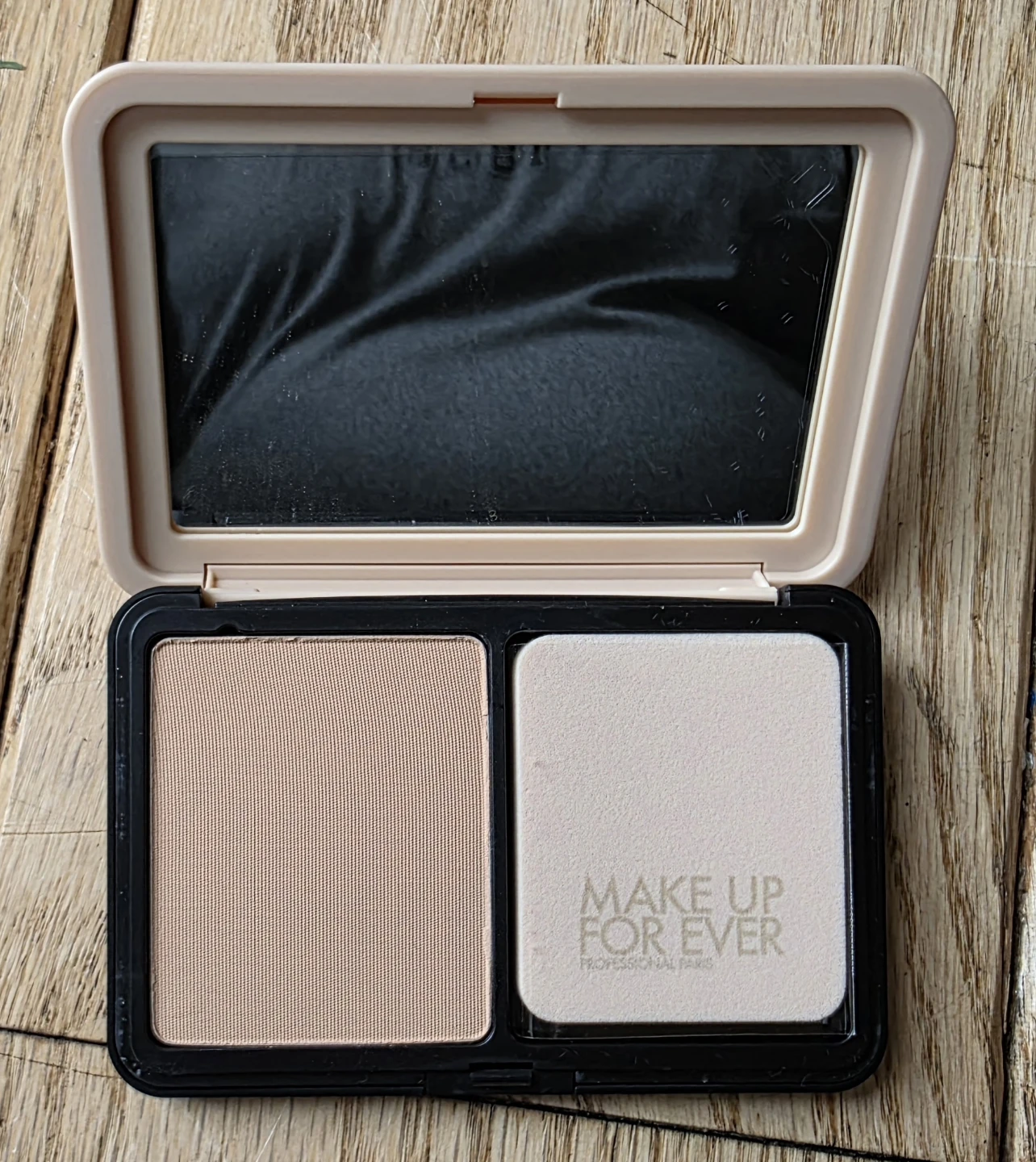 Make Up For Ever HD Skin Matte Velvet Powder Foundation 3H01