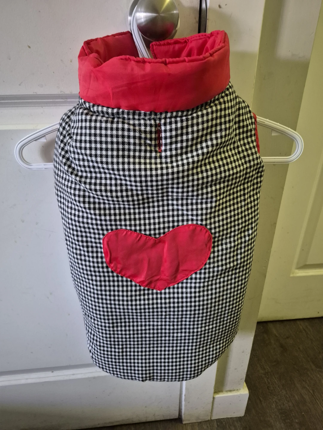 Red Dog Puffer Vest with Bone Detail Size Large - photo 3