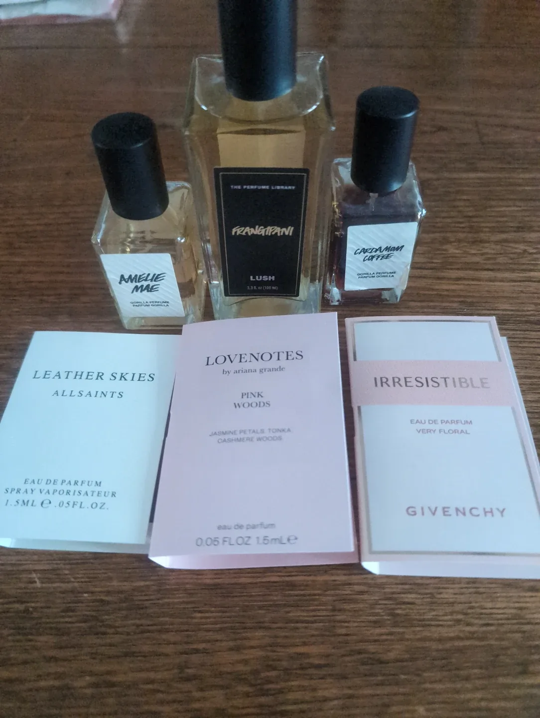 Full size and sample perfume bundle