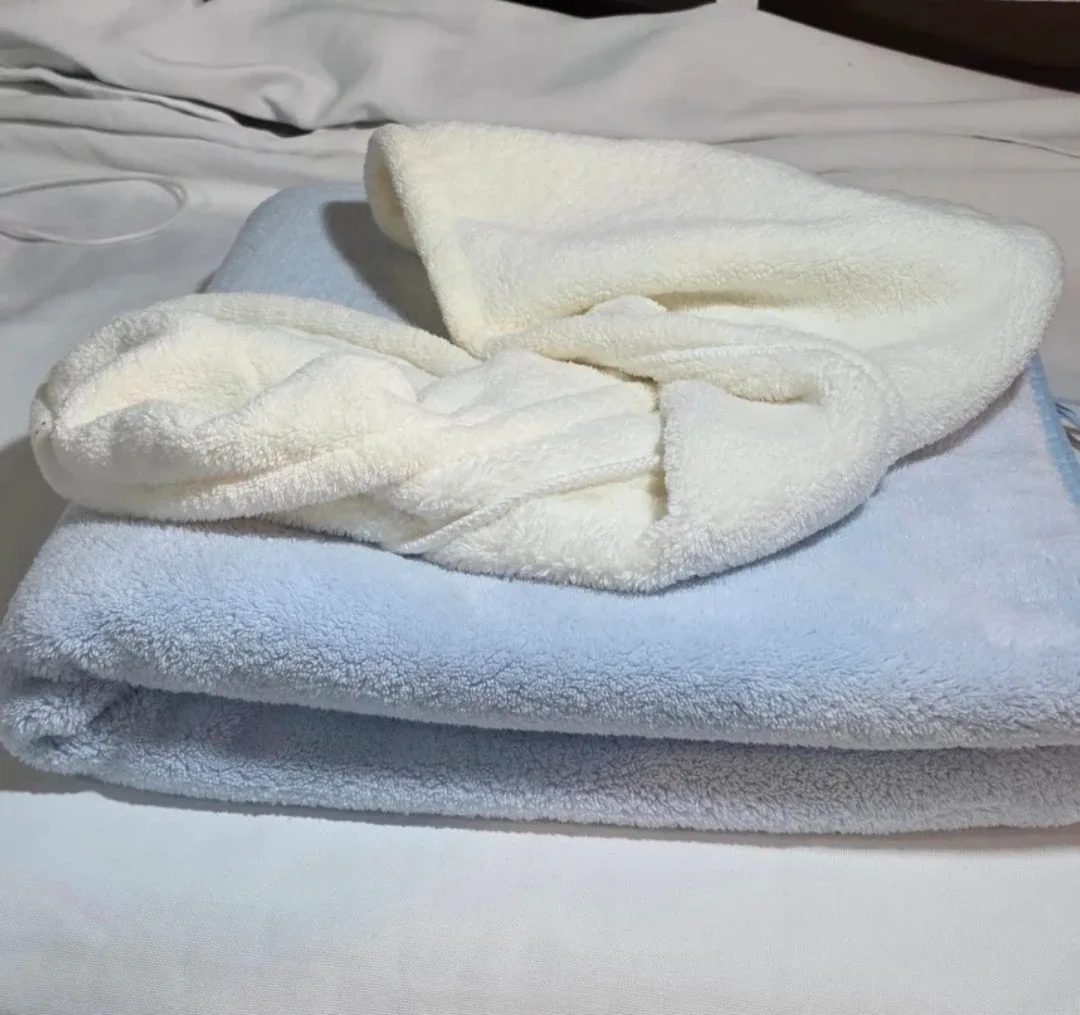 Blue & White Towel Set