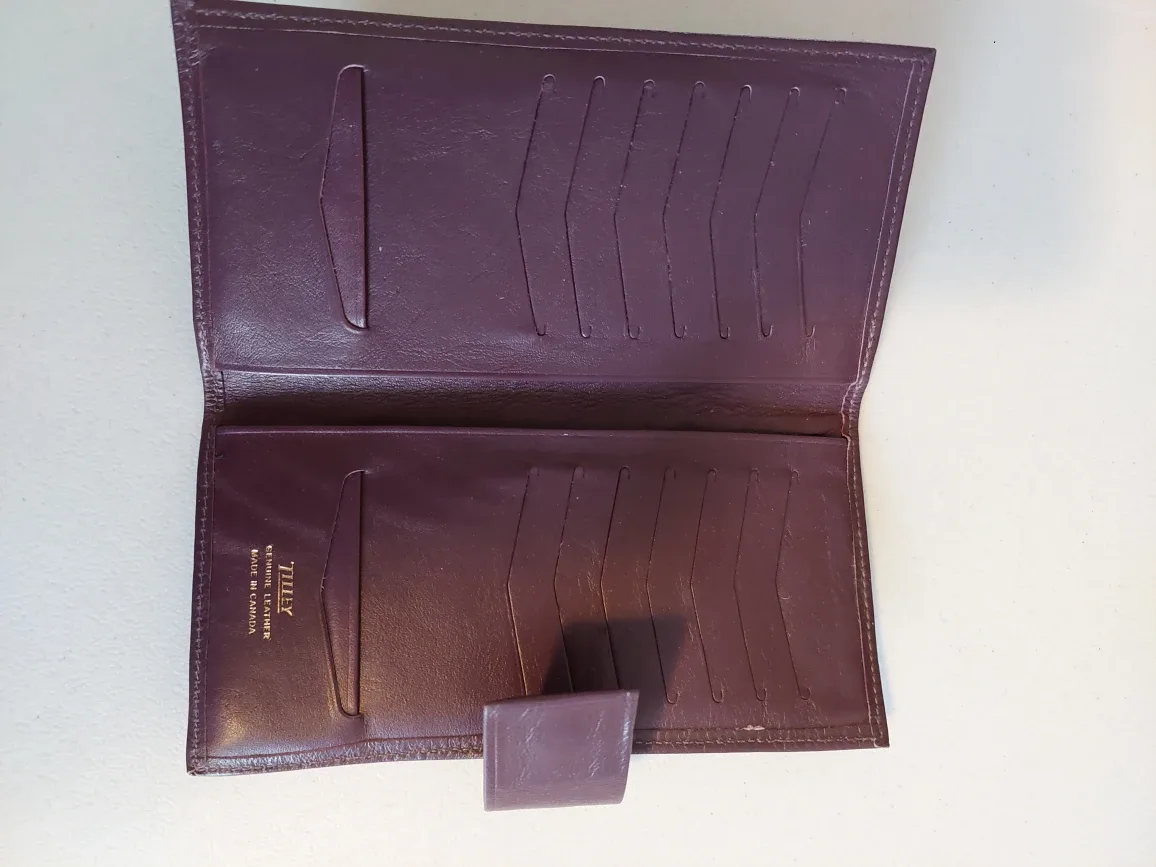 Tilley Leather Wallet - Burgundy #Cleanout image indicator(3)