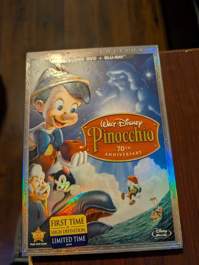 Walt Disney's Pinocchio 70th Anniversary Blu-Ray image indicator(2)