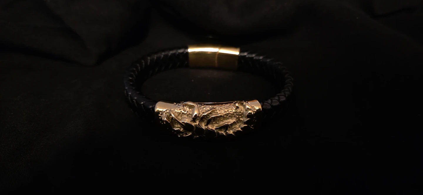 Gold scorpion <Black Leather Bracelet> - photo 3