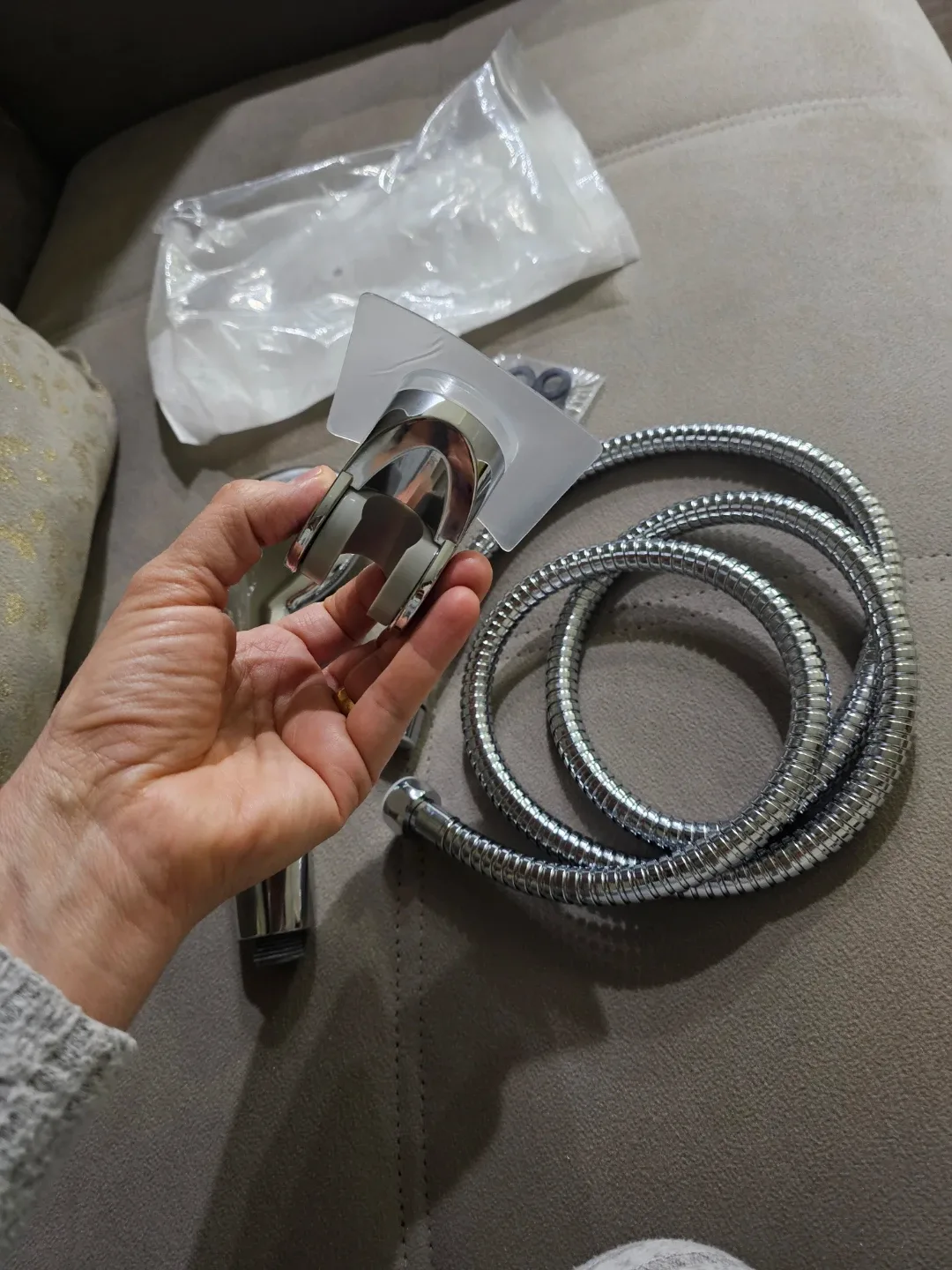 Shower Head with Hose and Mount image indicator(9)