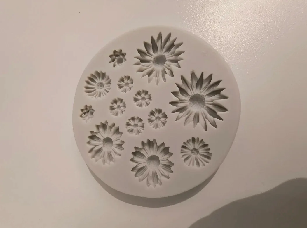 Flower Silicone Mold - Baking & Crafts