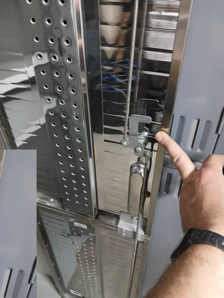 Ultra Locker Storage Cabinet image indicator(5)