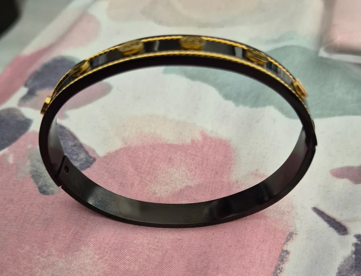 Gucci Black & Gold Bangle Bracelet