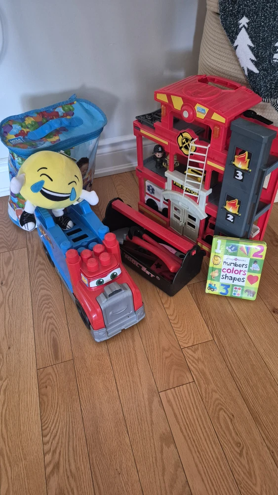 Mega Bloks Firetruck, Fire Station & Tool Set