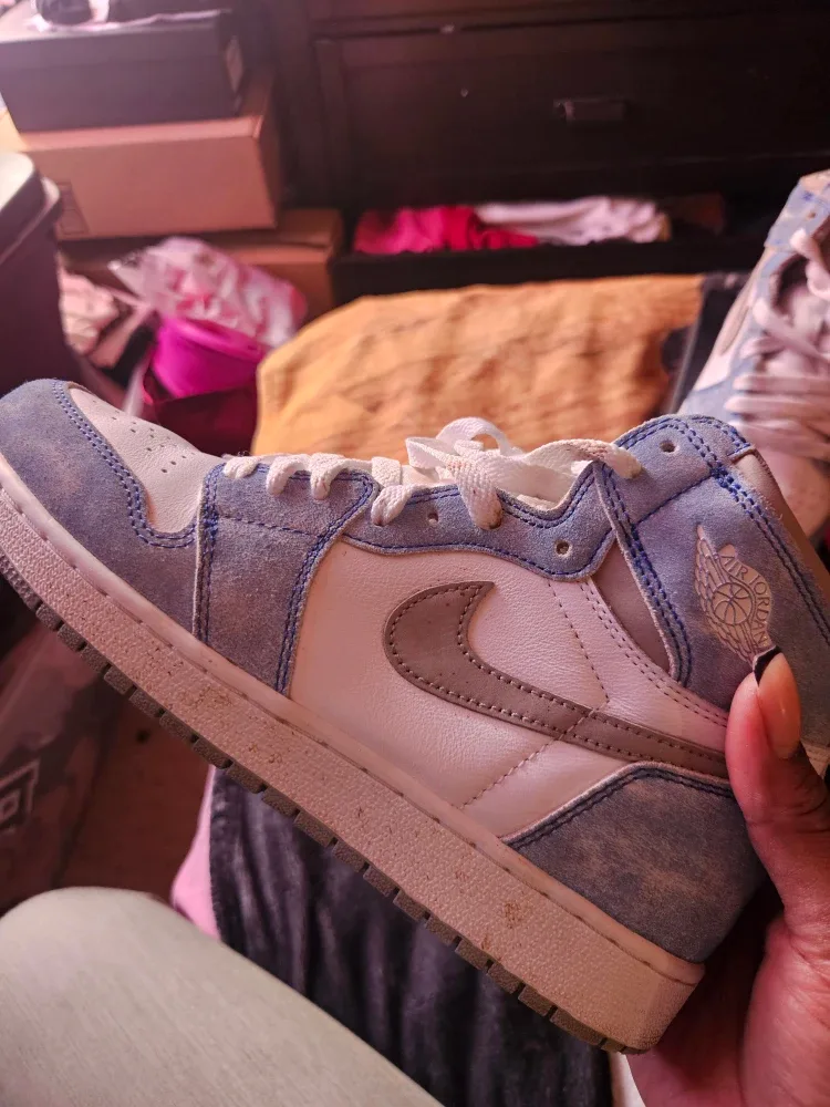 Nike Air Jordan 1 High Hyper Royal BIG KIDS image indicator(2)