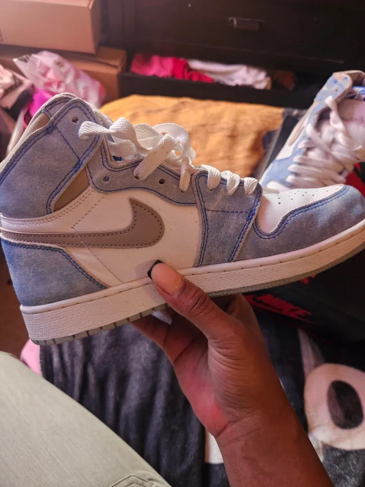 Nike Air Jordan 1 High Hyper Royal BIG KIDS image indicator(4)