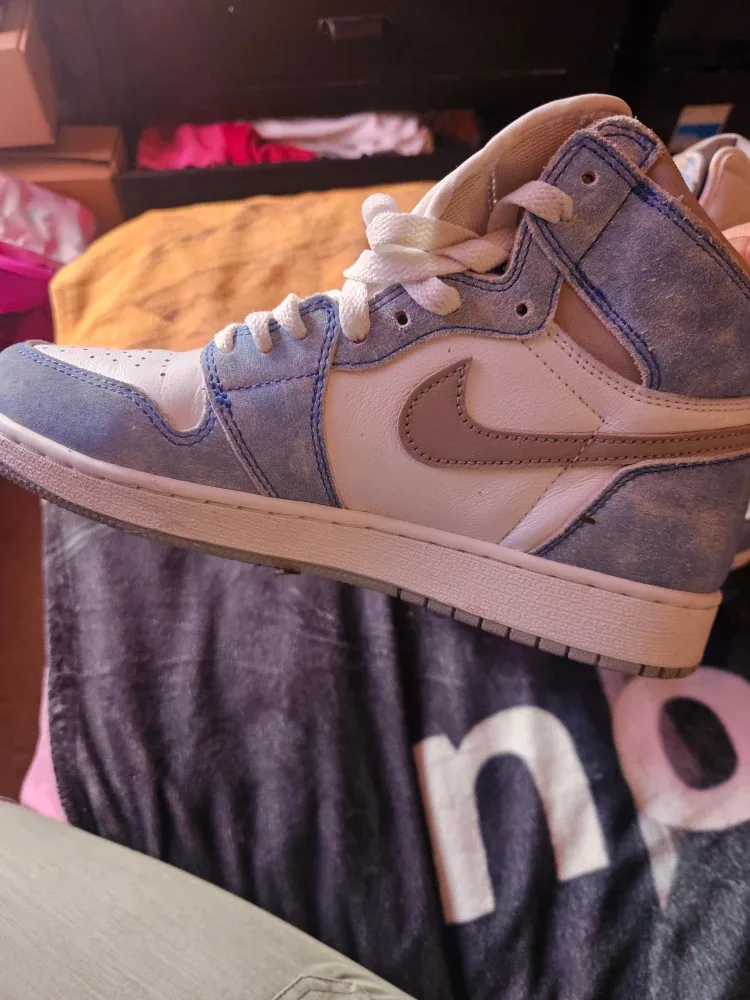 Nike Air Jordan 1 High Hyper Royal BIG KIDS image indicator(5)