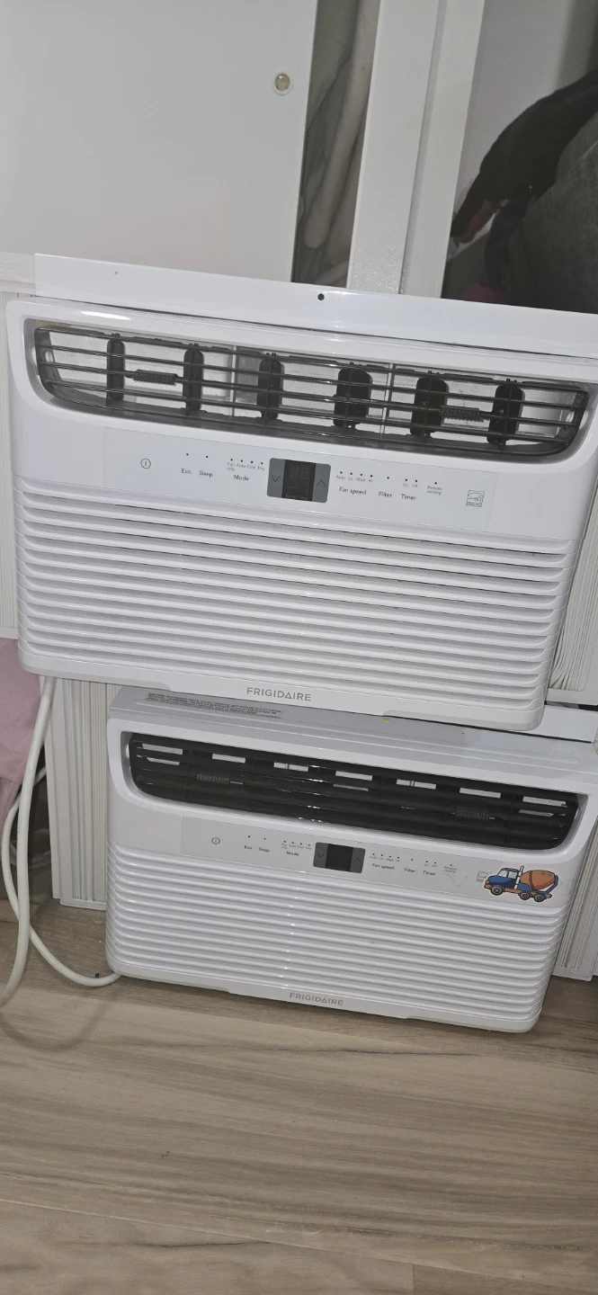 Frigidaire Window Air Conditioner - photo 2