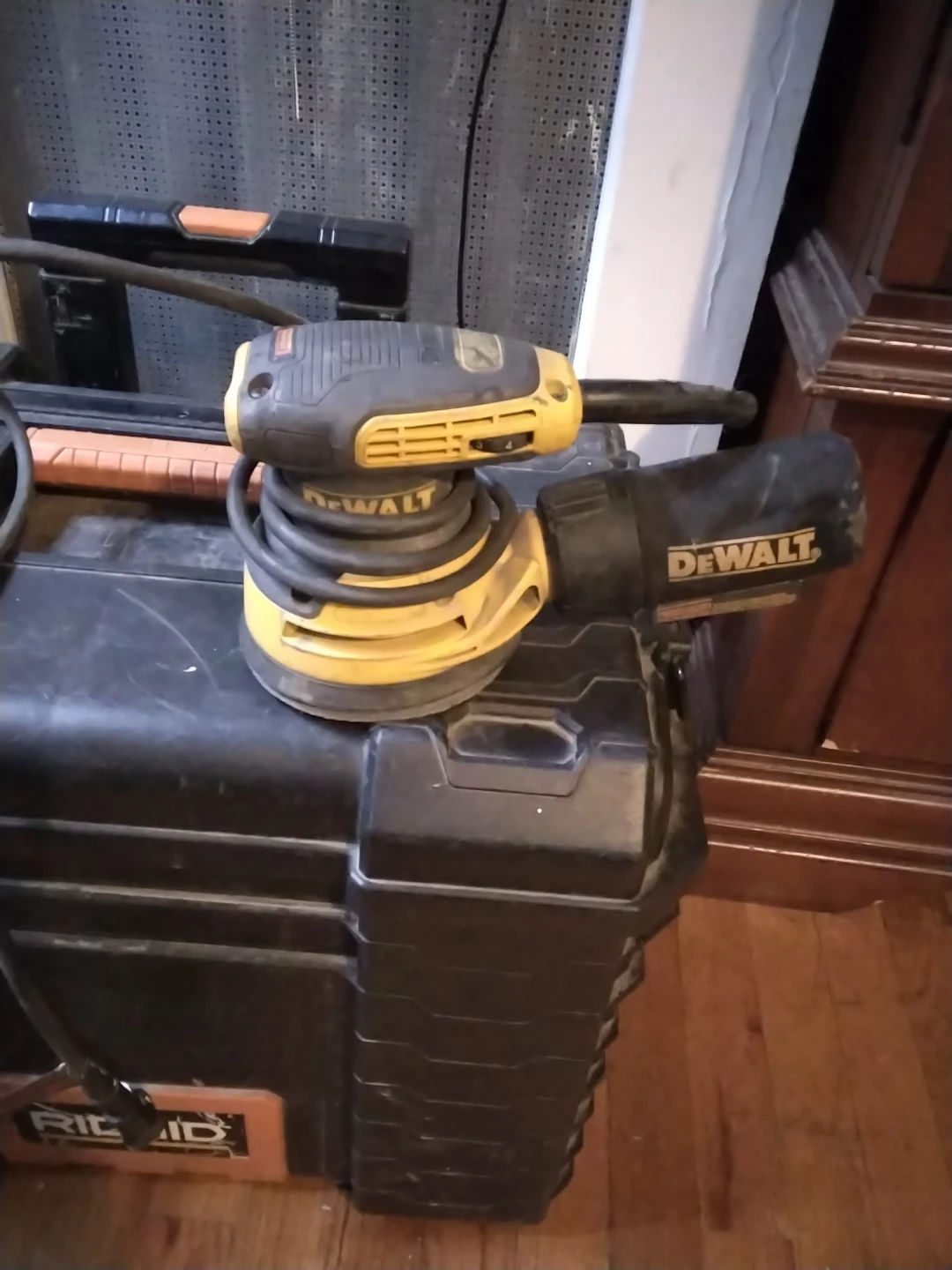 DEWALT Random Orbit Sander