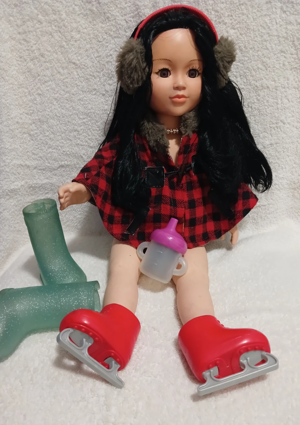 Ice Skating Doll with Accessories - photo 2