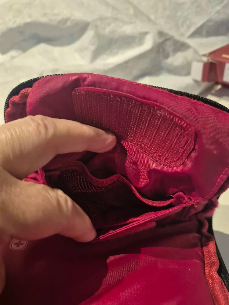 Wenger SwissGear Black Sling Bag image indicator(7)