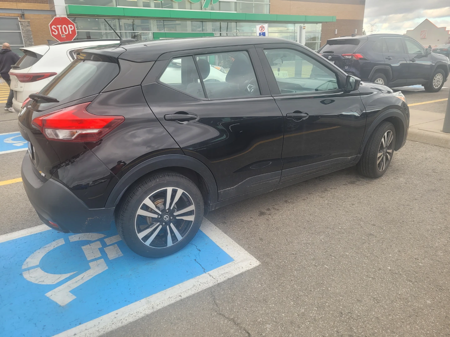 Nissan Kicks SV - Black - photo 2