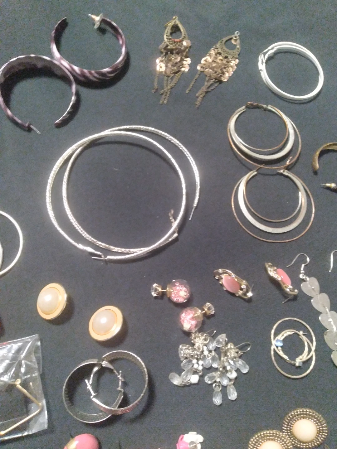 Gently used earrings - photo 3