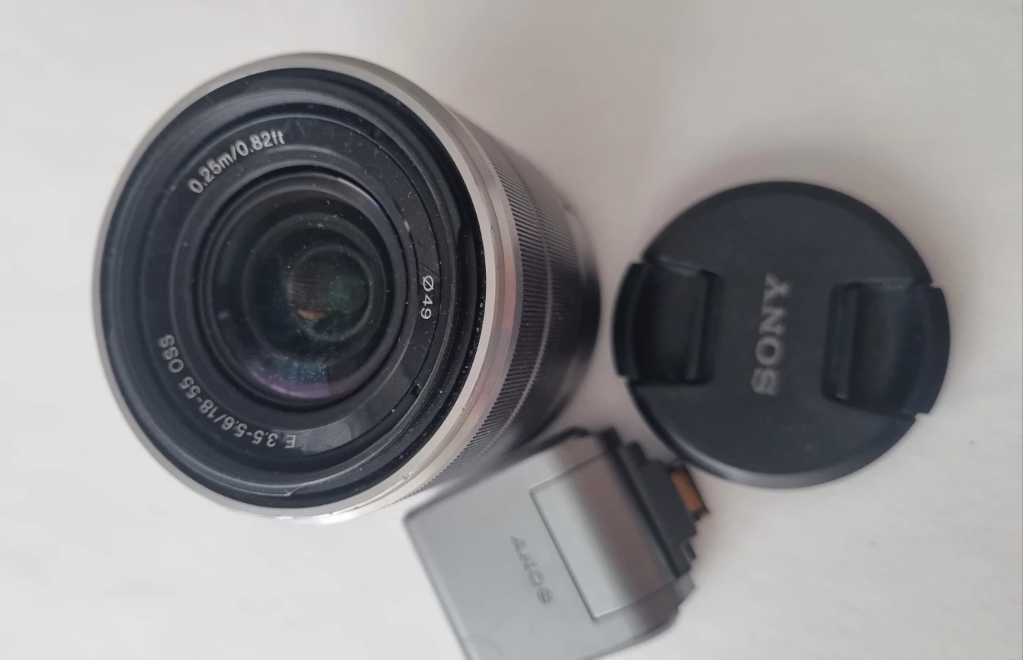 Sony Lens E 3.5-5.6/18-55 OSS & flash