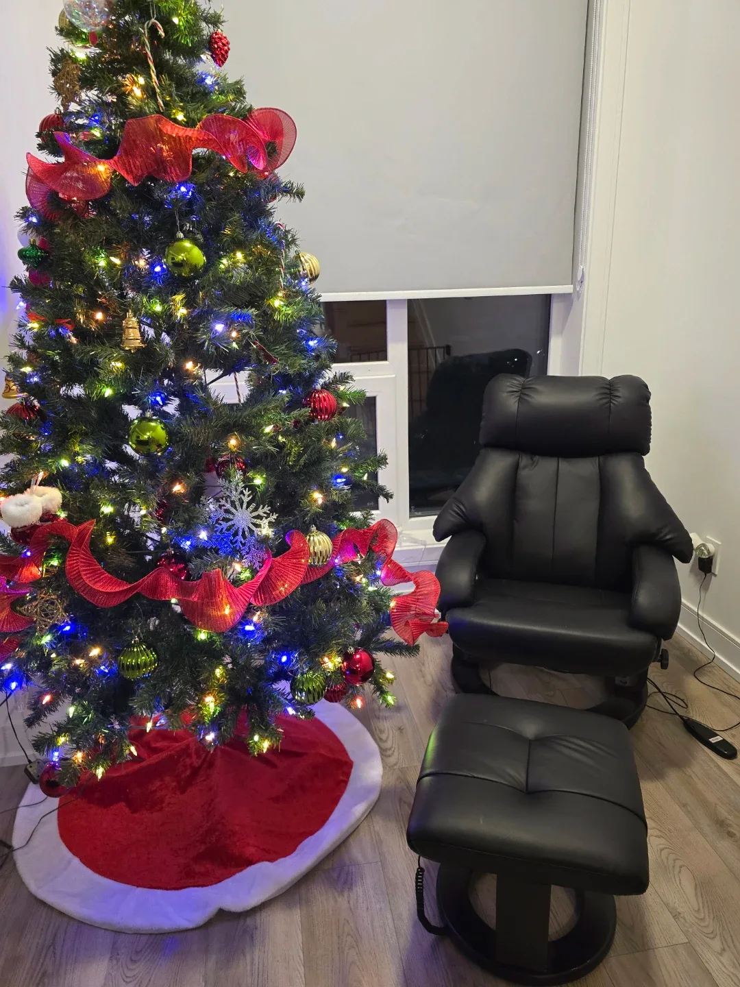 Massage Recliner Chair with Ottoman image indicator(4)