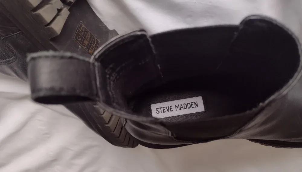 Steve Madden Black Chelsea Boots 8 image indicator(2)