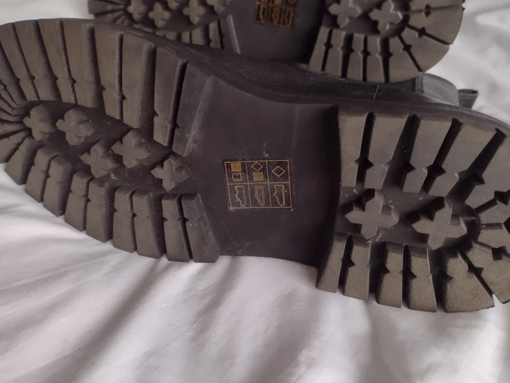 Steve Madden Black Chelsea Boots 8 image indicator(7)