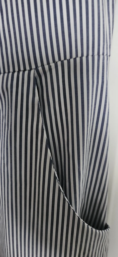 Beautiful Striped Maxi Long Dress with pockets, Size Medium - photo 3