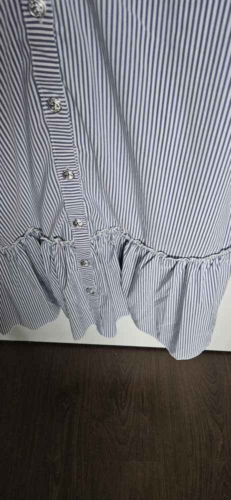 Beautiful Striped Maxi Long Dress with pockets, Size Medium - photo 4