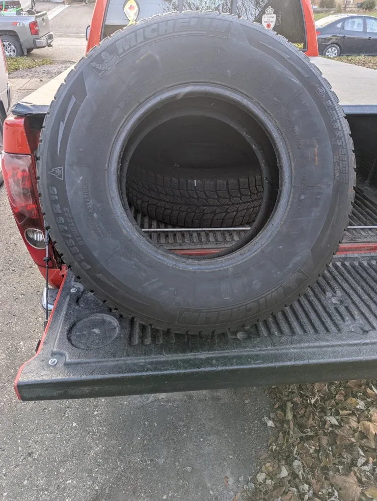 Michelin P235/75 R15 Winter Tire