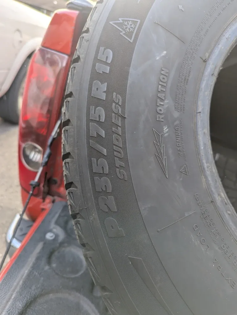 Michelin P235/75 R15 Winter Tire image indicator(2)