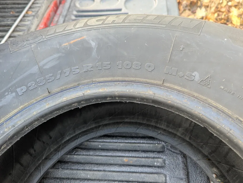 Michelin P235/75 R15 Winter Tire image indicator(3)