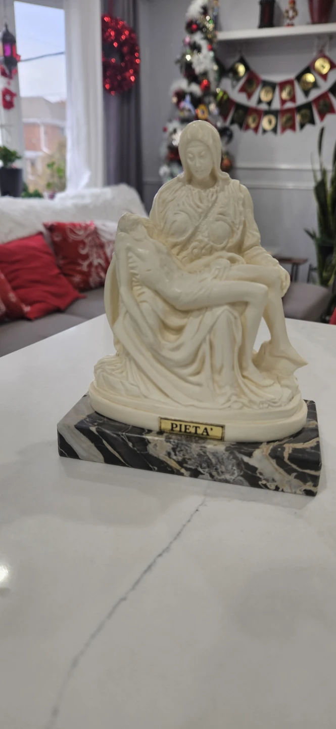 Pieta Statue by Casea - photo 2