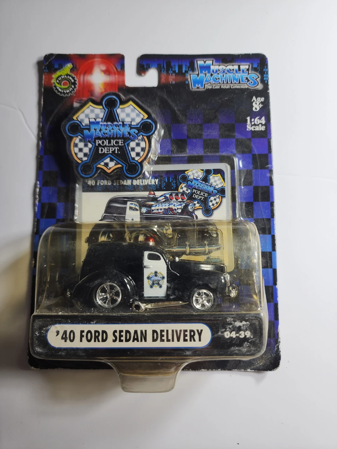 Muscle Machines '40 Ford Sedan Delivery Diecast
